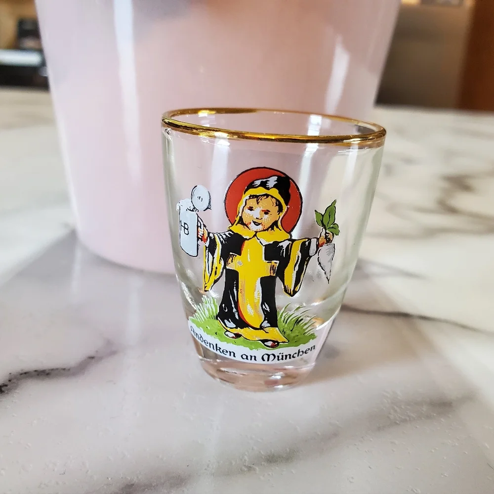Andenken an Munchen Vintage Shot Glass with Gold Rim